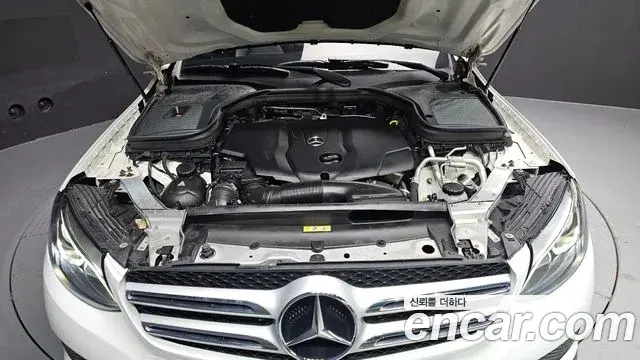 Mercedes-Benz GLC-Class 2018 — Şəkil 17/20