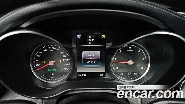 Mercedes-Benz GLC-Class 2018 — Şəkil 19/20