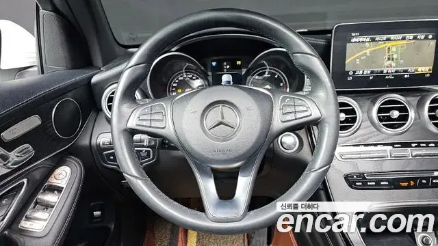 Mercedes-Benz GLC-Class 2018 — Şəkil 18/20