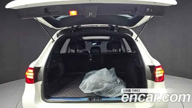 Mercedes-Benz GLC-Class 2018 — Şəkil 10/20