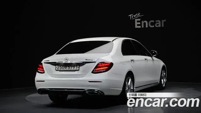 Mercedes-Benz E-Class 2018 — ფოტო 7/20
