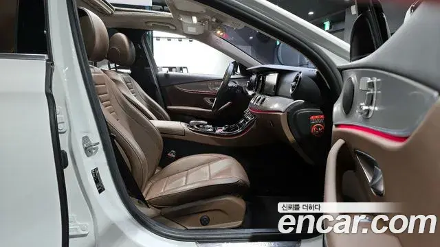 Mercedes-Benz E-Class 2018 — ფოტო 6/20