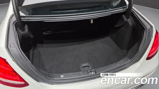 Mercedes-Benz E-Class 2018 — ფოტო 4/20