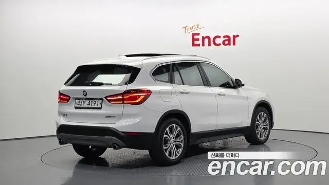 BMW X1 2018 — Фото 2/20