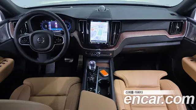 Volvo XC60 2024 — ფოტო 17/20