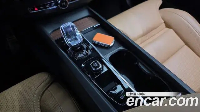Volvo XC60 2024 — ფოტო 15/20