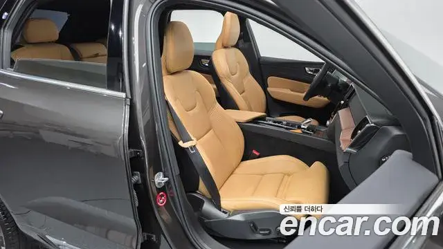 Volvo XC60 2024 — ფოტო 5/20