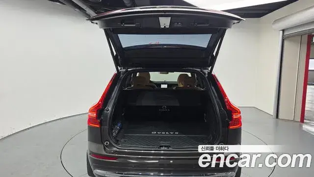 Volvo XC60 2024 — ფოტო 11/20