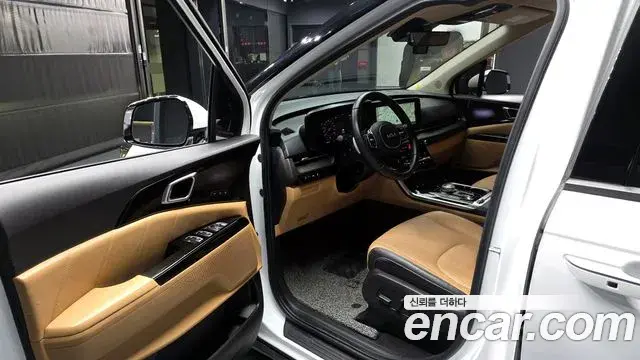 Kia Carnival 2022 — Photo 11/20