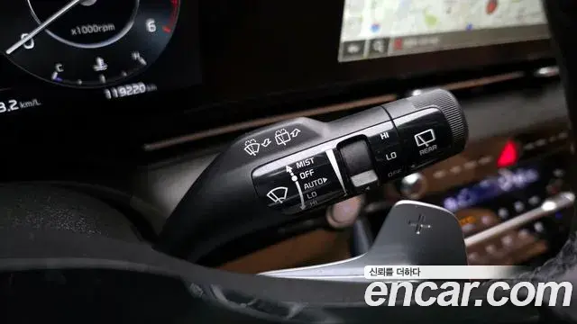 Kia Carnival 2022 — Photo 18/20