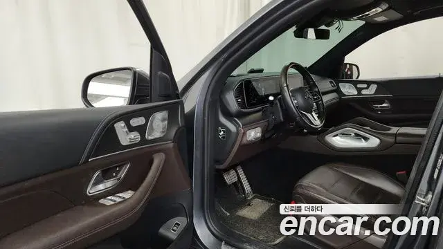 Mercedes-Benz GLS-Class 2021 — Фото 10/20