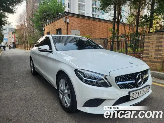 Mercedes-Benz C-Class 2020 — Photo 5/20