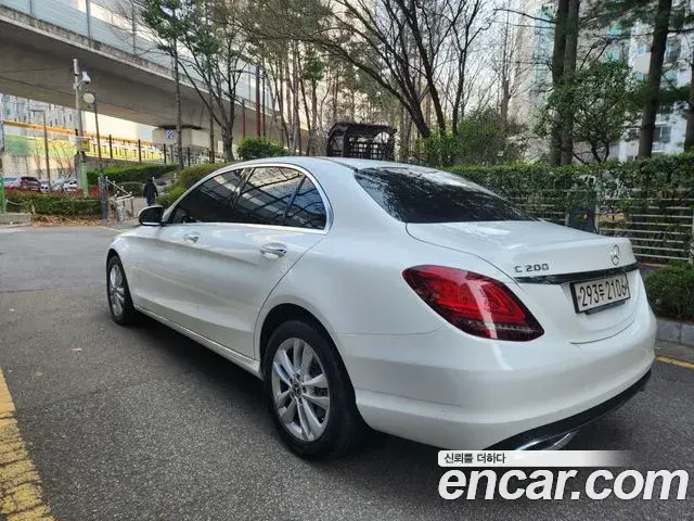 Mercedes-Benz C-Class 2020 — Photo 2/20