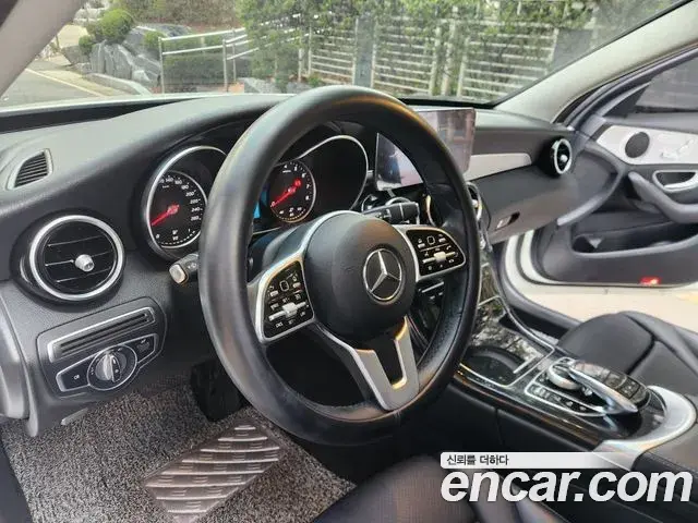 Mercedes-Benz C-Class 2020 — Photo 15/20