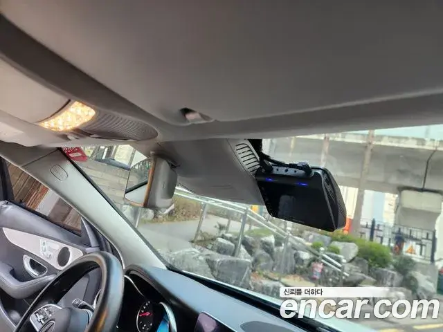 Mercedes-Benz C-Class 2020 — Photo 10/20