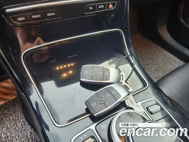Mercedes-Benz C-Class 2020 — Photo 11/20