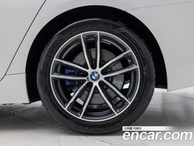 BMW 5 Series 2021 — Şəkil 12/20