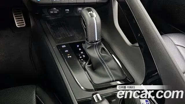Hyundai The New Avante Hybrid 2021 — ფოტო 19/20