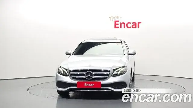 Mercedes-Benz E-Class 2019 — Фото 3/20