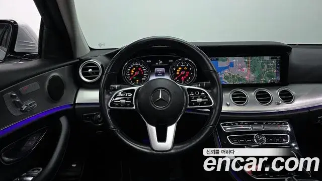 Mercedes-Benz E-Class 2019 — Фото 13/20