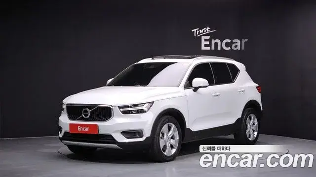 Volvo XC40 2019 — ფოტო 9/20