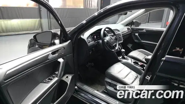 Volkswagen Tiguan Allspace 2020 — ფოტო 8/20