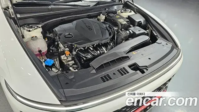 Hyundai Grandeur Hybrid 2023 — Photo 7/20