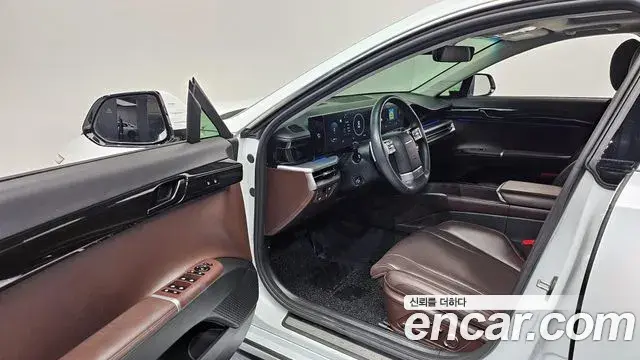 Hyundai Grandeur Hybrid 2023 — Photo 11/20