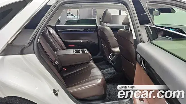 Hyundai Grandeur Hybrid 2023 — Photo 6/20