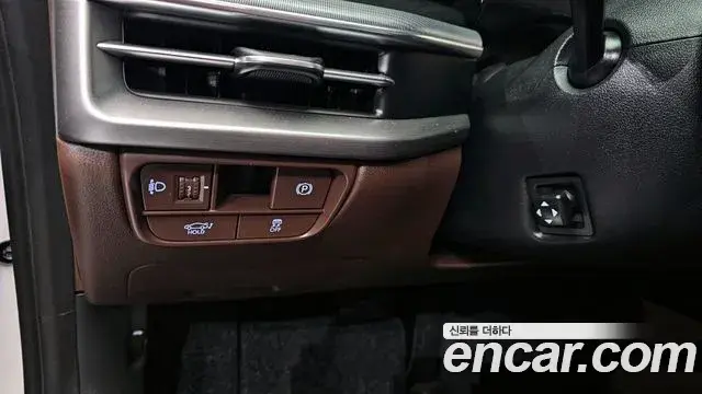 Hyundai Grandeur Hybrid 2023 — Photo 18/20