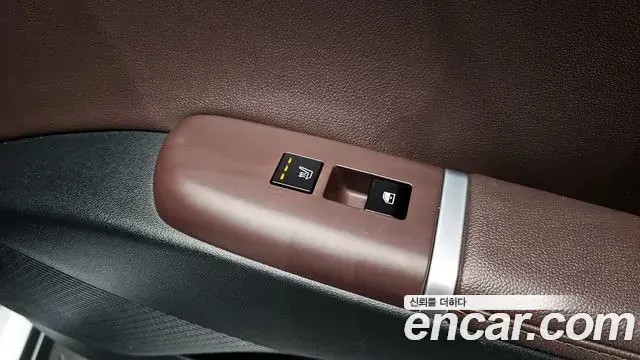 Hyundai Grandeur Hybrid 2023 — Photo 1/20