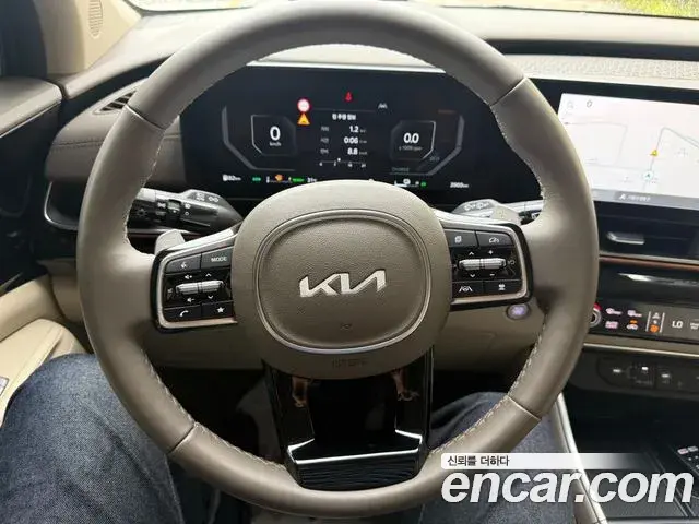 Kia Carnival 2024 — Фото 16/20