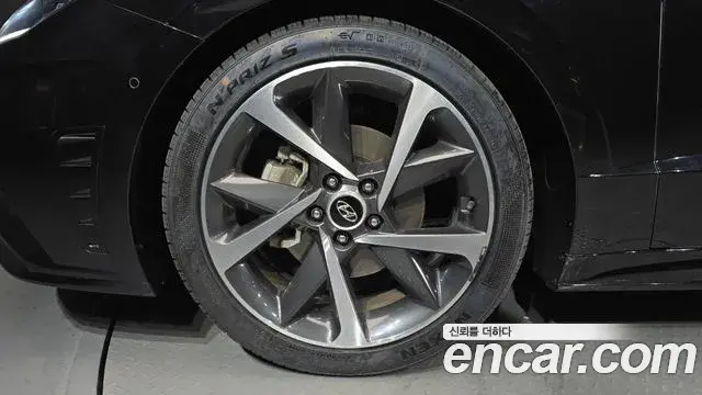 Hyundai Sonata Hybrid 2021 — Şəkil 12/20