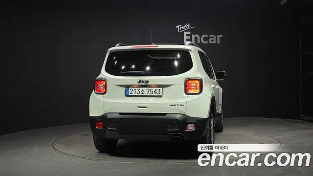 Jeep Renegade 2019 — Photo 15/20