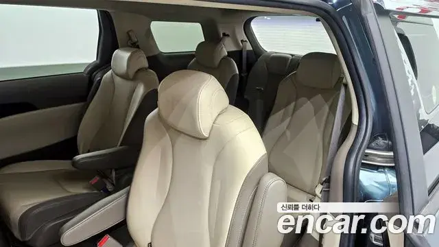 Kia Carnival 2021 — Şəkil 13/20
