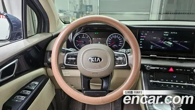 Kia Carnival 2021 — Şəkil 14/20