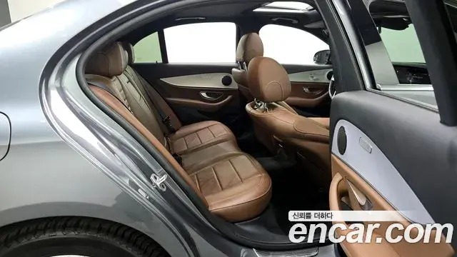 Mercedes-Benz E-Class 2020 — Şəkil 11/20