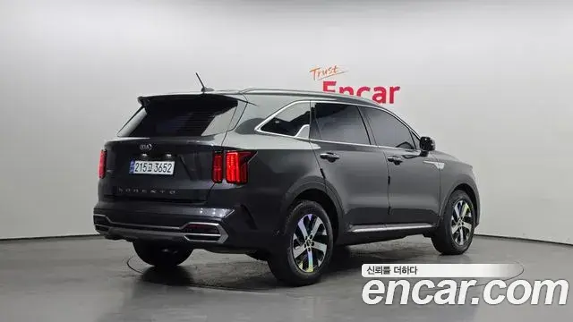 Kia Sorento 2021 — Фото 2/20