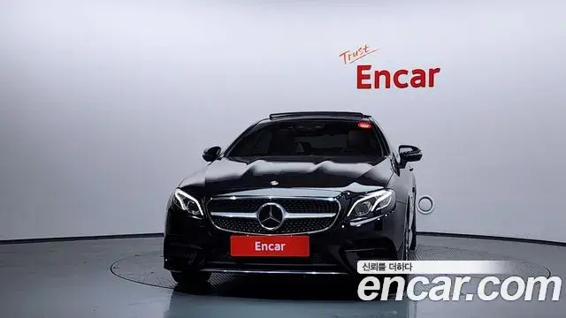 Mercedes-Benz E-Class 2019 — Photo 13/20