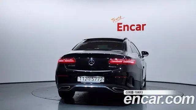 Mercedes-Benz E-Class 2019 — Photo 4/20