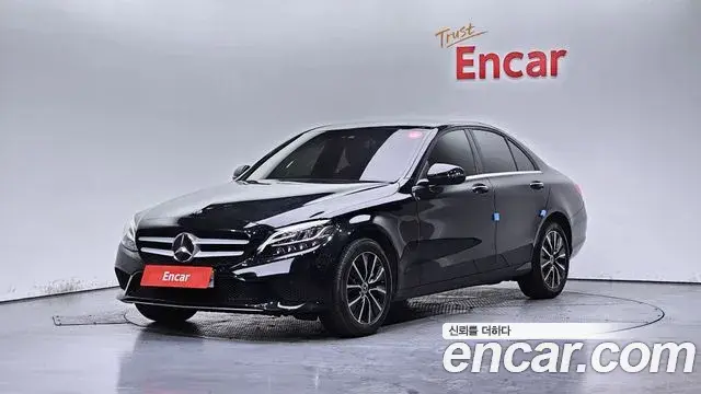 Mercedes-Benz C-Class 2019 — Photo 3/20