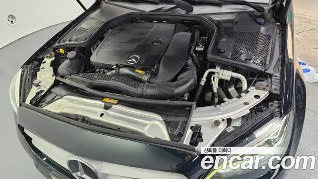 Mercedes-Benz C-Class 2019 — Photo 13/20