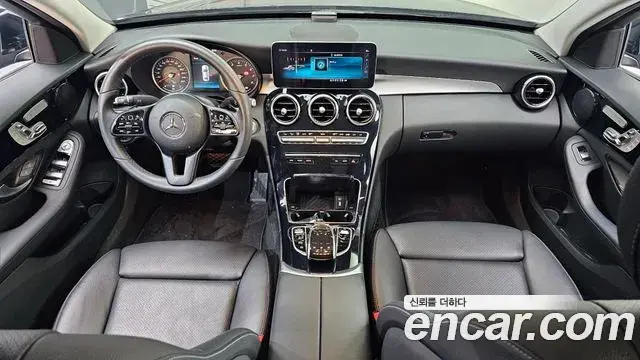 Mercedes-Benz C-Class 2019 — Photo 16/20