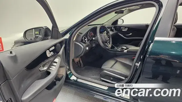 Mercedes-Benz C-Class 2019 — Photo 14/20
