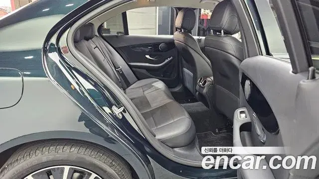 Mercedes-Benz C-Class 2019 — Photo 20/20