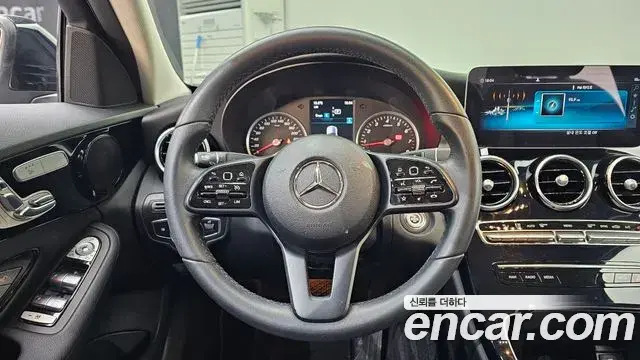 Mercedes-Benz C-Class 2019 — Photo 18/20