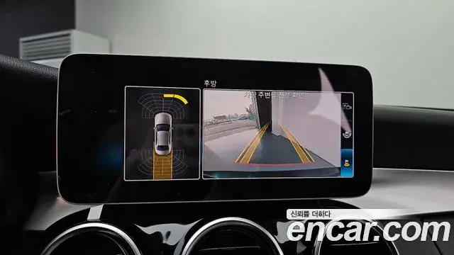 Mercedes-Benz C-Class 2019 — Photo 15/20