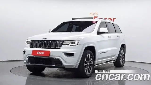 Jeep Grand Cherokee 2018 — ფოტო 10/20