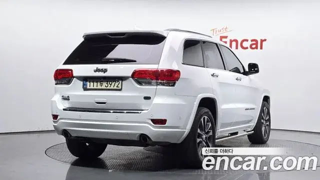 Jeep Grand Cherokee 2018 — ფოტო 20/20