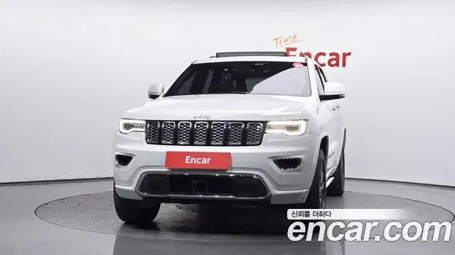 Jeep Grand Cherokee 2018 — ფოტო 4/20